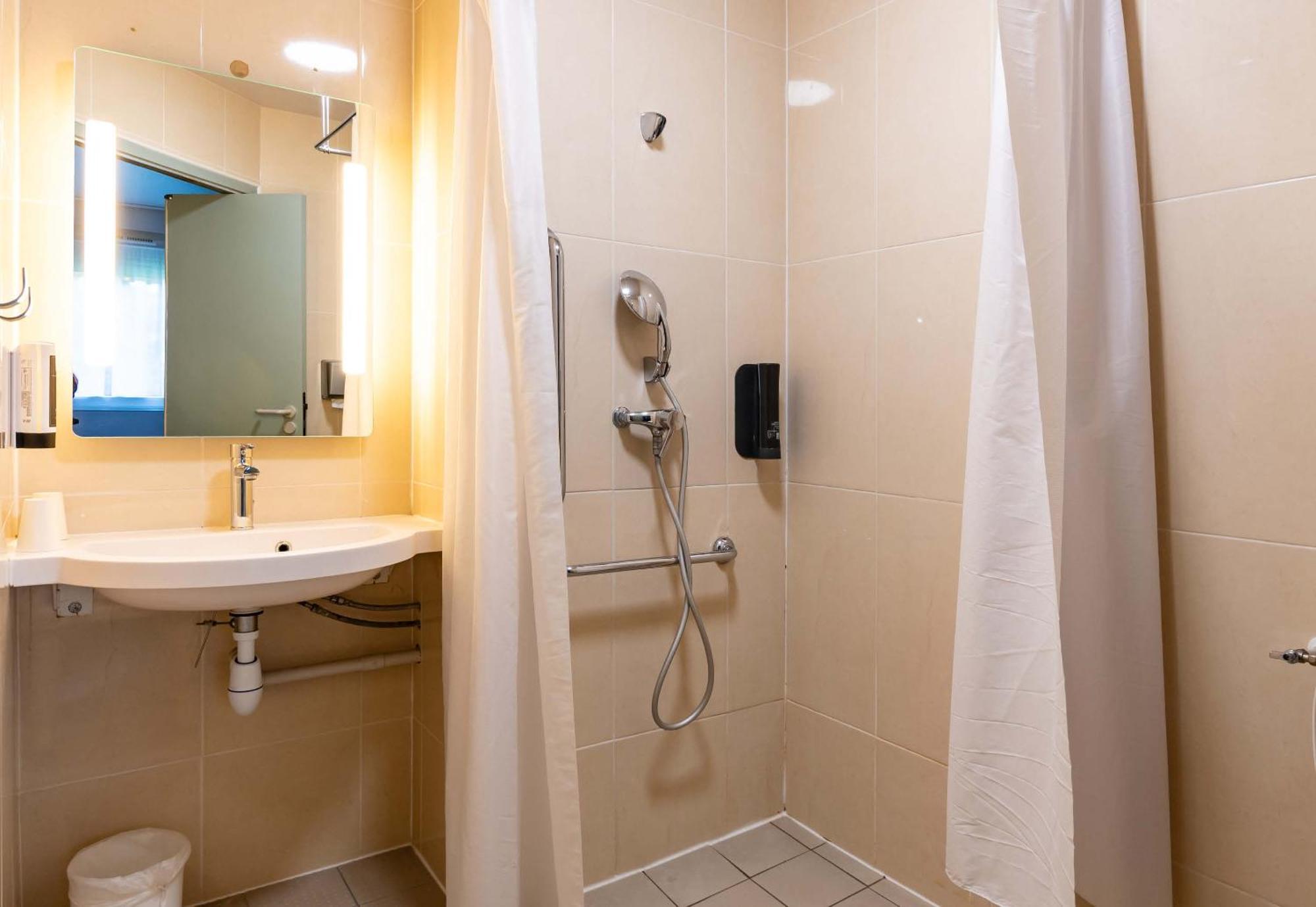 B&B Hotel Valence Sud Eksteriør bilde